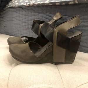 OTBT Rexburg Olive Green, Size 8.5